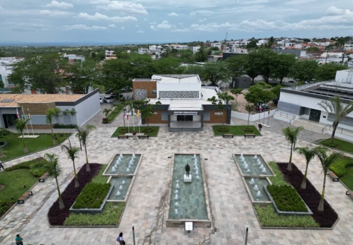 Praça do Centro Administrativo Hamilton Rios de Araújo